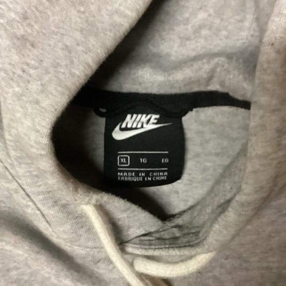 NIKE MENS GRAY HOODIE SWEATER. - Picture 3 of 3